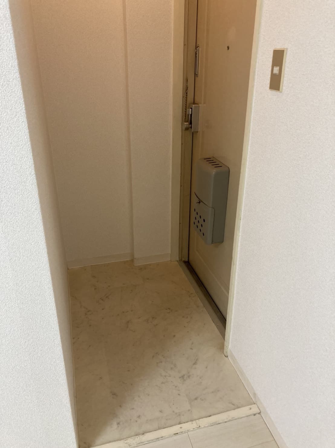 room_2.jpg
